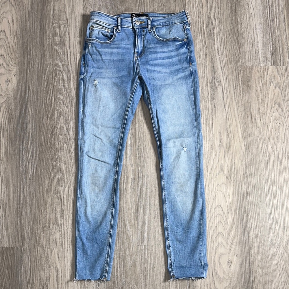 Zara Blue Skinny Jeans with Timeless Appeal